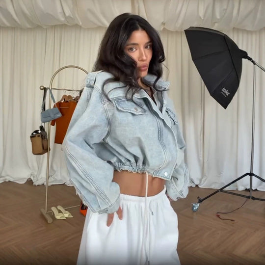 Damen Cropped-Denimjacke mit Tunnelzug, kastiger Oversize-Silhouette & Pattentaschen Nord Taschen