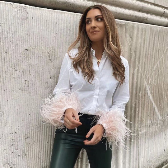 Damen Elegante Baumwollbluse mit Federbesatz an Manschetten und klassischem Hemdkragen Nord Taschen