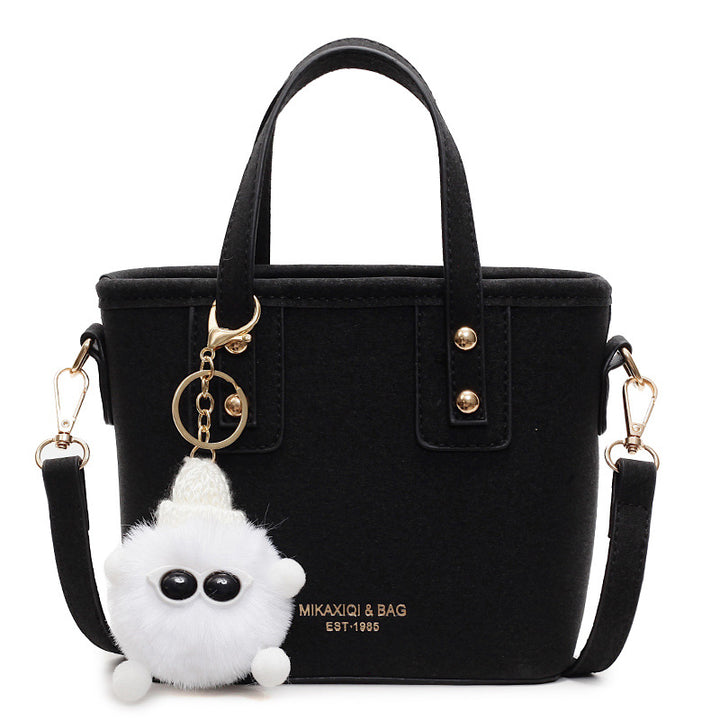 Damen Mini-Tasche mit abnehmbarem Plüschanhänger Nord Taschen