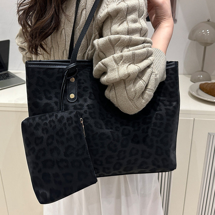 Damen Shopper-Tasche mit modernem Leo-Muster und abnehmbarem Innenfach Nord Taschen