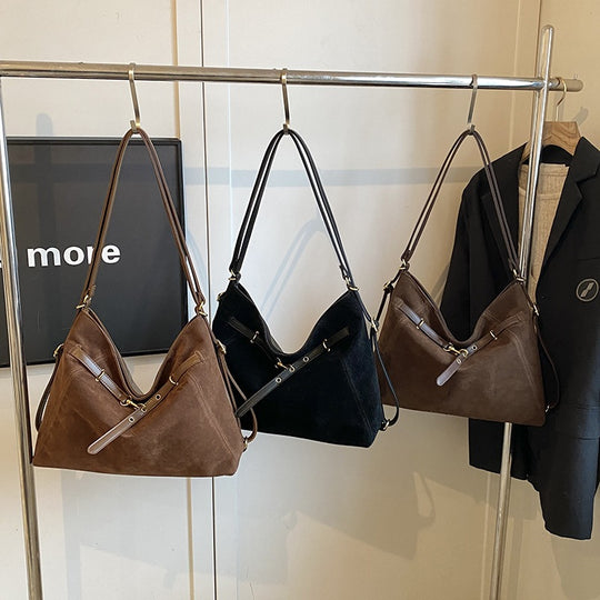 Damen Hobo-Tasche aus weichem Leder mit praktischen Reißverschlusstaschen Nord Taschen