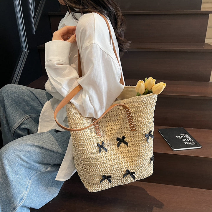 Damen Strohtasche mit verspielten Schleifenakzenten Nord Taschen