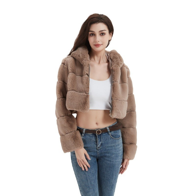 Damen Cropped Kunstpelzjacke mit horizontaler Panelstruktur und Reißverschluss Nord Taschen