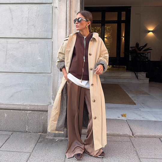 Damen Maxilanger Trenchcoat mit Karofutter, weitem Fall & klassischer Knopfleiste Nord Taschen