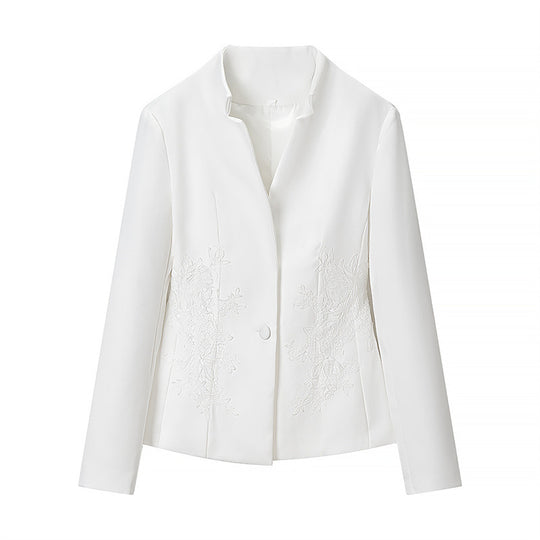 Damen taillierter Kurzblazer mit Stehkragen und floraler Ton-in-Ton-Stickerei Nord Taschen