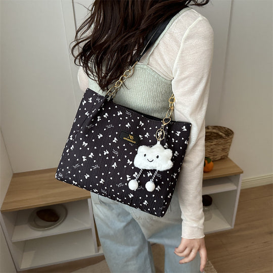 Damen modische Beuteltasche mit verspieltem Wolkenanhänger Nord Taschen