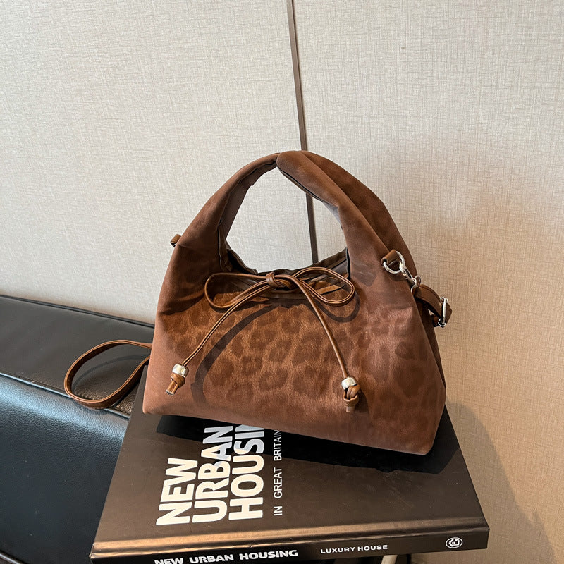 Damen Hobo-Tasche mit elegantem Leopardenmuster und praktischen Tragegriffen Nord Taschen