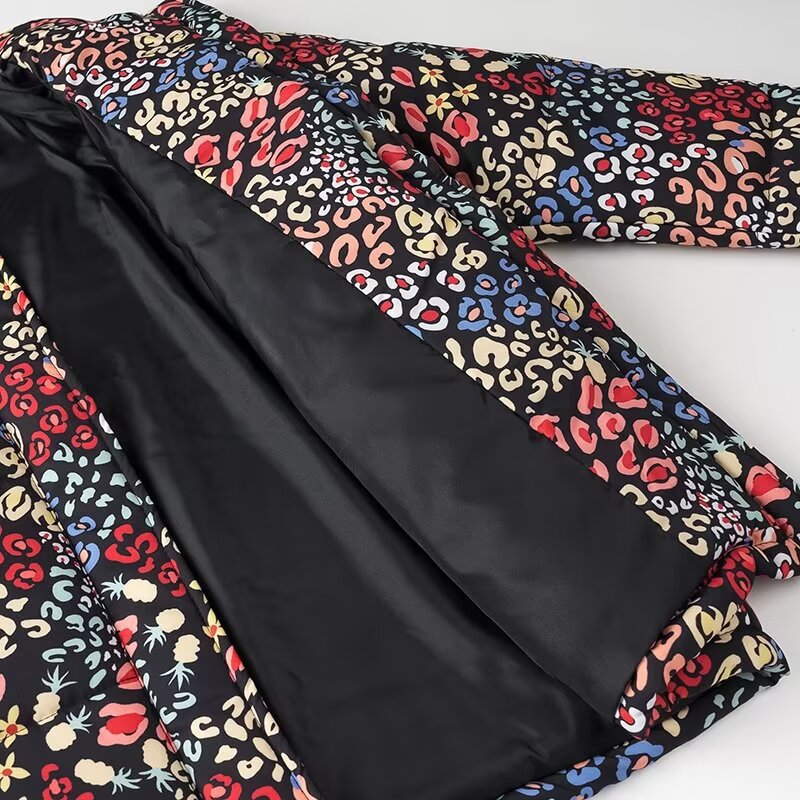 Damen Leichte wattierte Kurzjacke mit Stehkragen, verdeckter Knopfleiste und 3/4-Ärmeln Nord Taschen