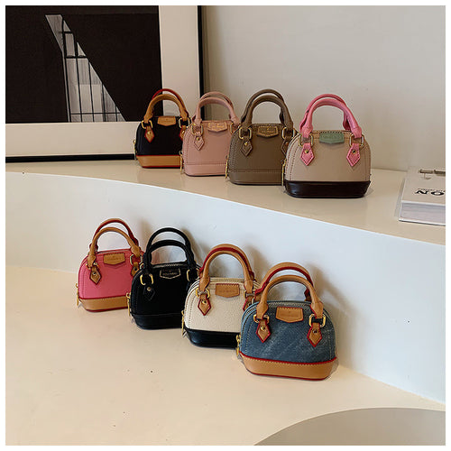 Damen Mini-Hobo-Tasche aus strukturiertem Kunstleder mit goldenen Akzenten Nord Taschen