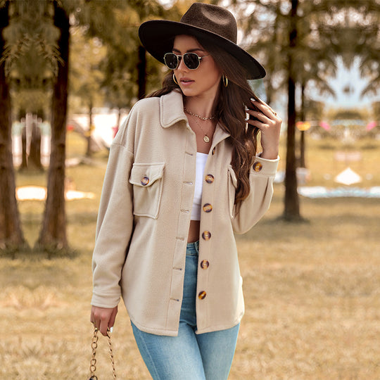 Damen Oversized Teddy-Shacket mit Knopfleiste, aufgesetzten Pattentaschen und weichem Futter Nord Taschen