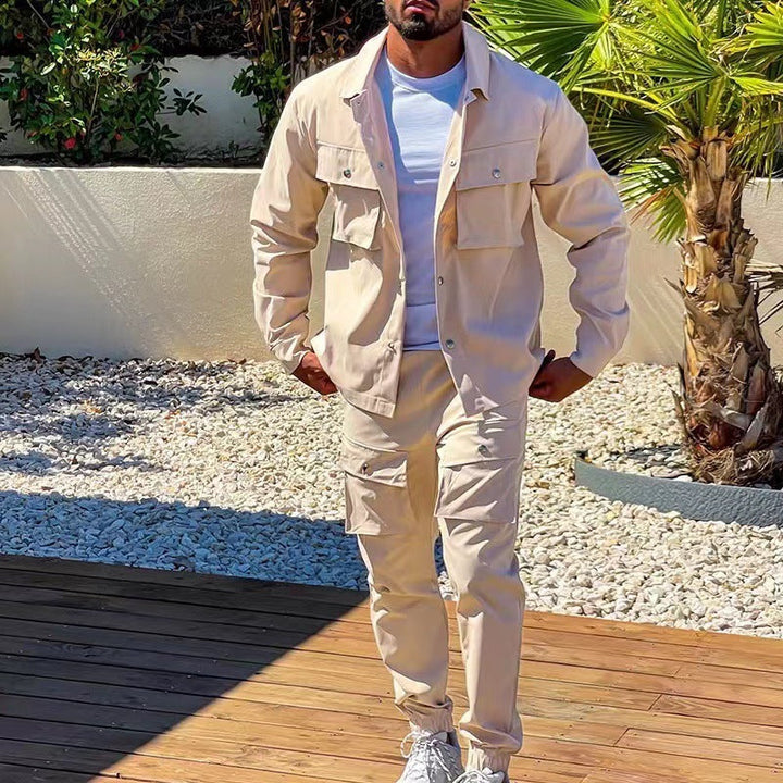 Herren modisches Cargo-Jacket mit passender Hose im Freizeitlook