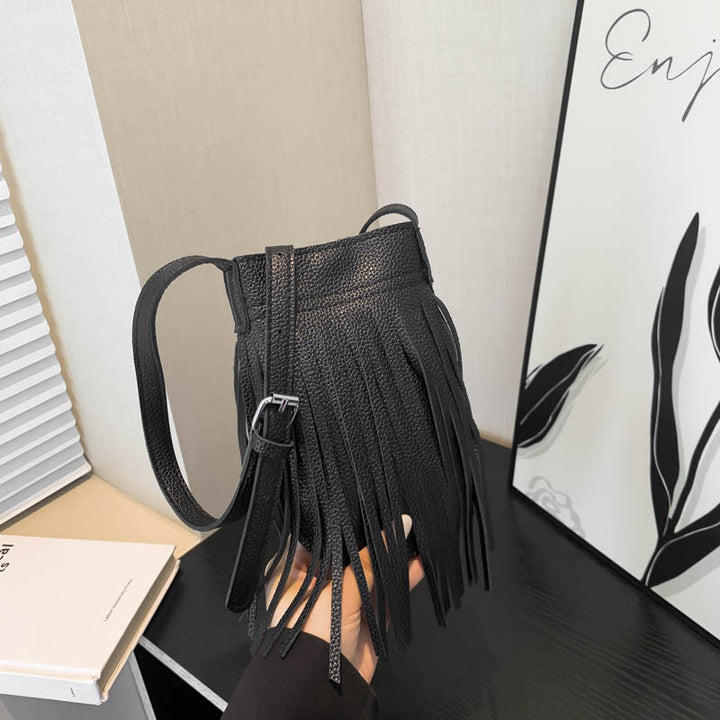 Damen Beuteltasche mit fransigem Design und verstellbarem Schulterriemen Nord Taschen