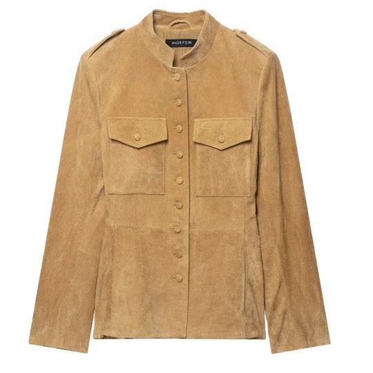 Damen Taillierte Wildlederjacke im Military‑Look mit Stehkragen, aufgesetzten Pattentaschen und verdeckter Knopfleiste Nord Taschen