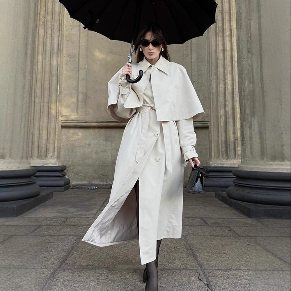 Damen Langer Taillierter Trenchcoat mit abnehmbarem Cape und Bindegürtel Nord Taschen