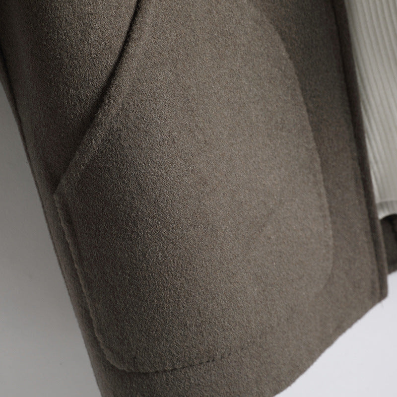 Herren Elegante Kurzjacke aus Wollmix mit Stehkragen, verdecktem Reißverschluss und konturierten Eingrifftaschen Nord Taschen