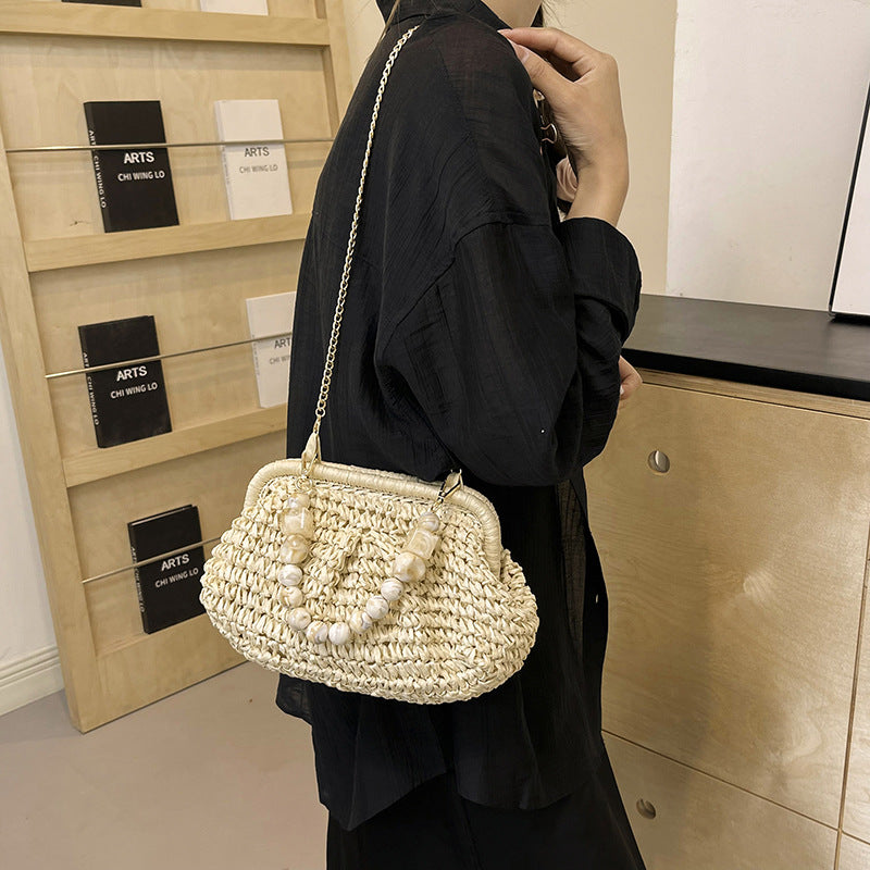 Damen handgefertigte Strohtasche mit dekorativem Perlenhenkel Nord Taschen
