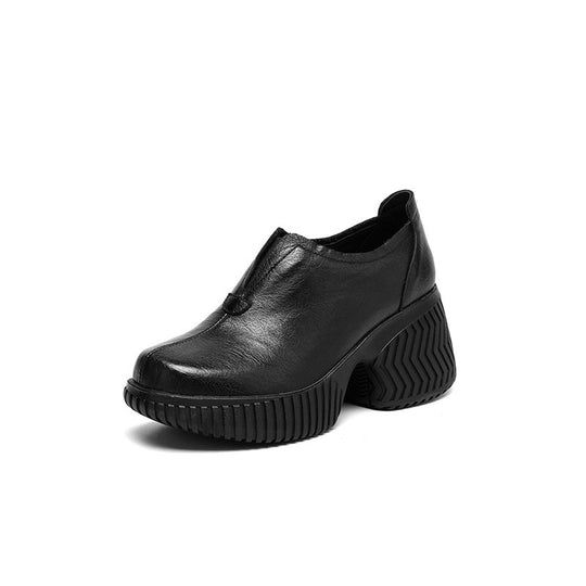 Damen Plateau-Slipper mit markanter Profilsohle und elastischem Einstieg Nord Taschen