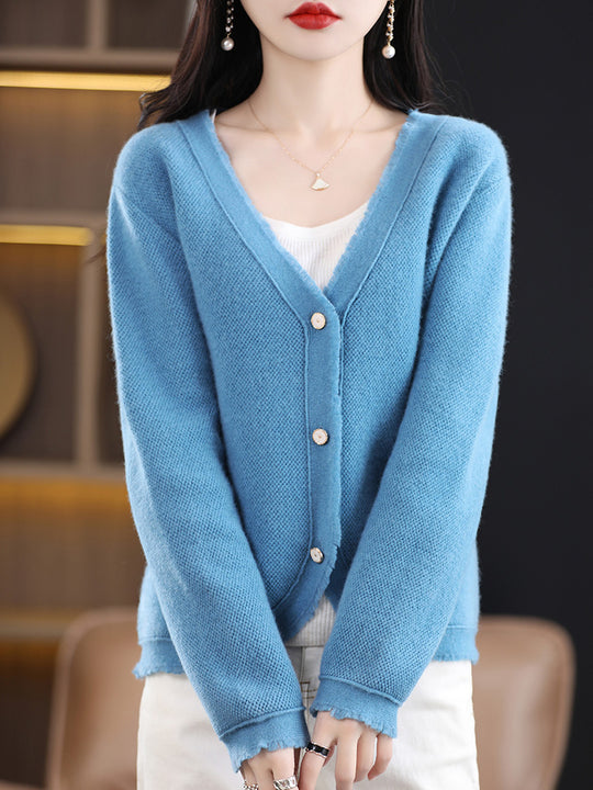 Damen Kurzgeschnittener V‑Ausschnitt‑Cardigan mit feinem Flor und Perlmuttknöpfen Nord Taschen
