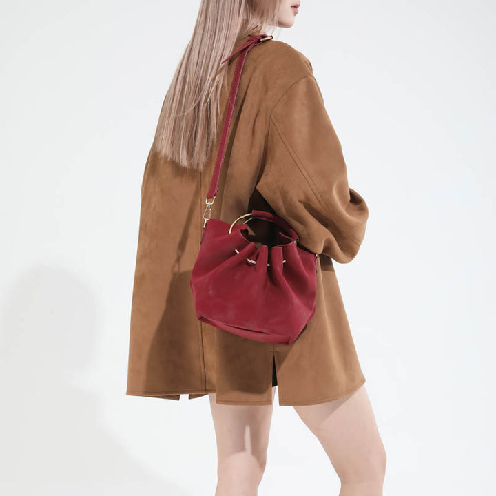 Damen Hobo-Tasche mit elegantem Raffung und stilvollem Metallhenkel Nord Taschen