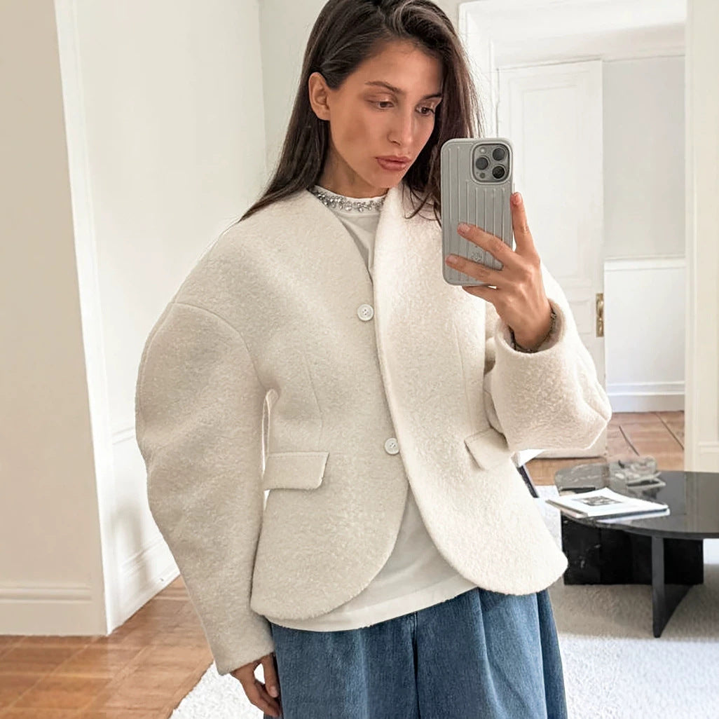 Damen Kurzjacke im Bouclé-Stil mit Oversize-Ärmeln und Pattentaschen Nord Taschen