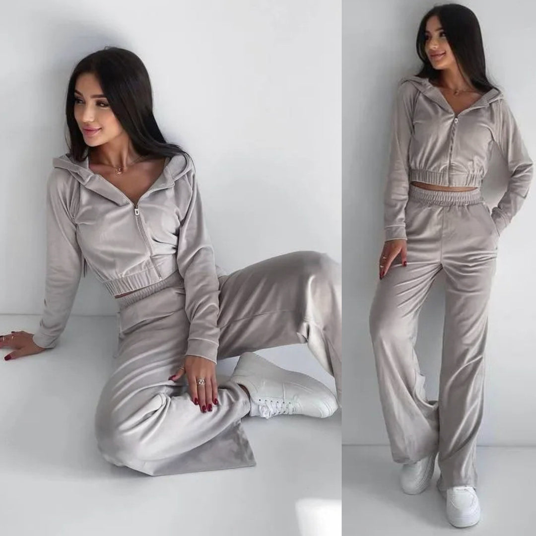 Damen Cropped Velours-Loungewear-Set mit Reißverschluss, Kapuze und High-Waist Jogpant Nord Taschen