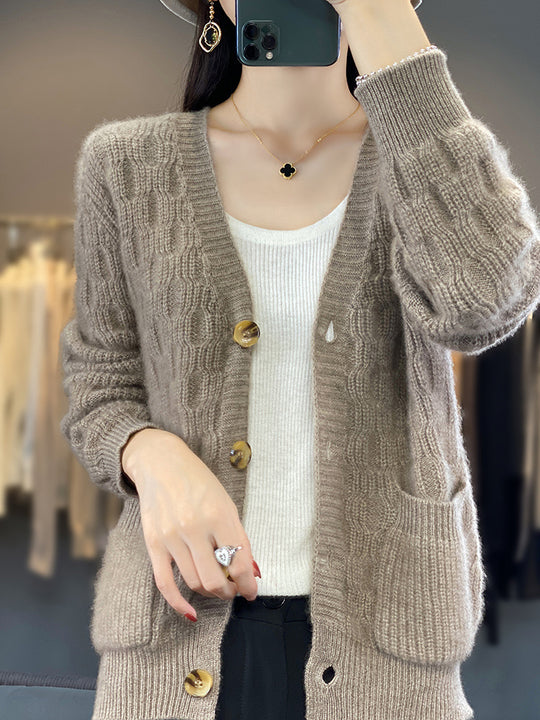 Damen Weicher Angora‑Look Zopfmuster-Cardigan mit V‑Ausschnitt und aufgesetzten Taschen Nord Taschen
