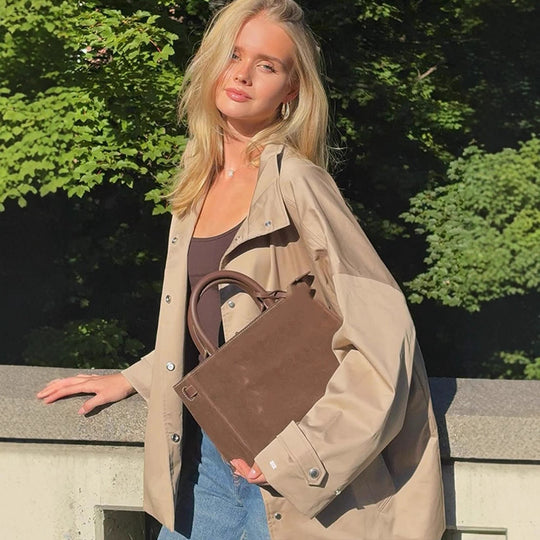 Damen Oversize Kurzmantel im Trench‑Look mit kastiger Silhouette und verdeckter Druckknopfleiste Nord Taschen