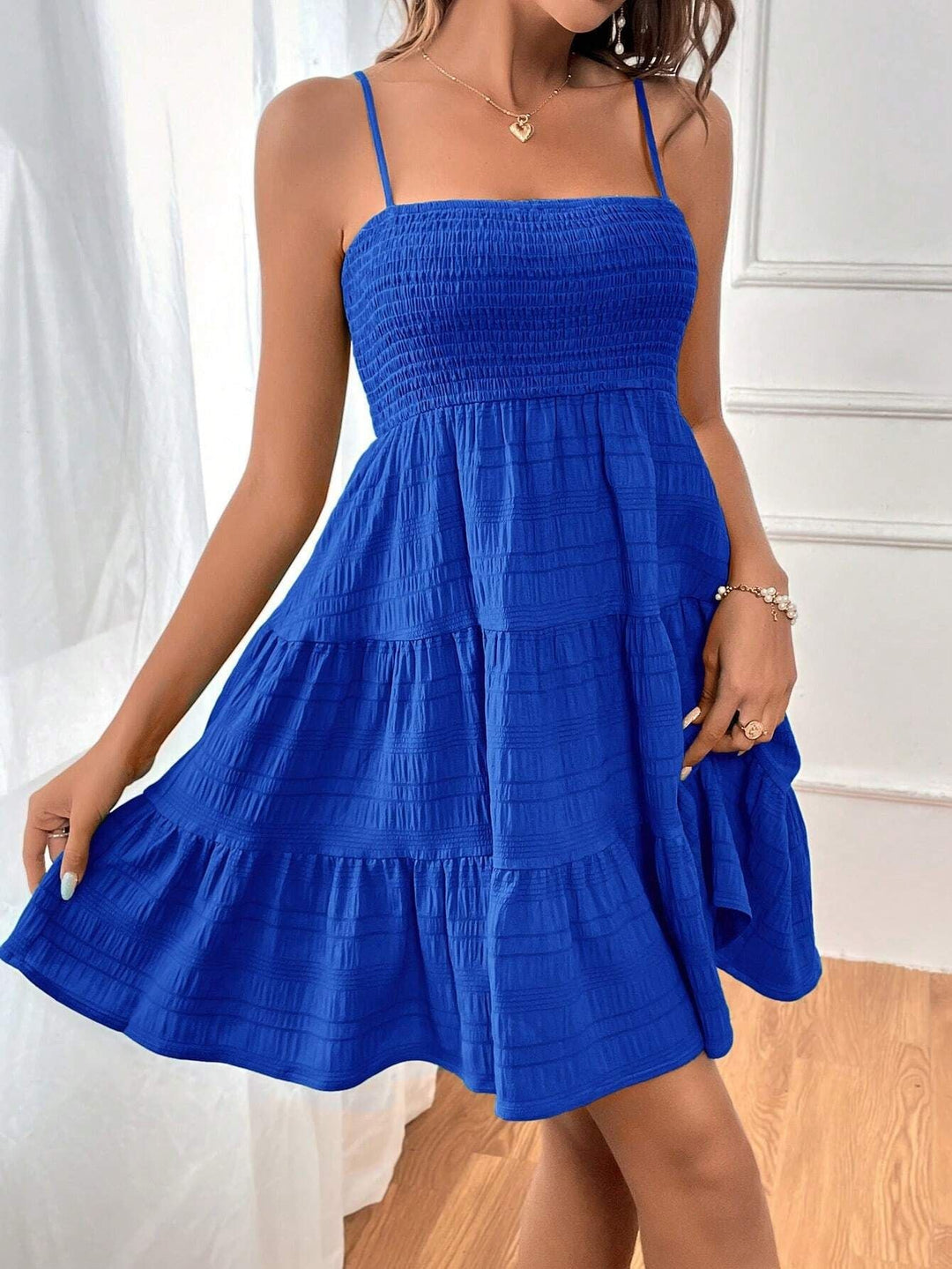 Damen lässiges Trägerkleid mit voluminösem Rock und geripptem Oberteil