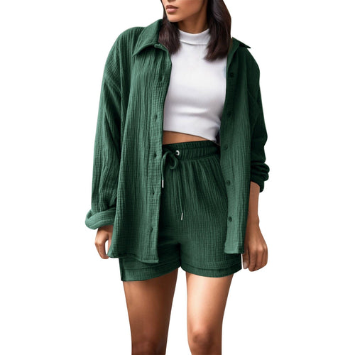 Damen lässiges Sommeroutfit bestehend aus Kurzarmbluse und bequemen Shorts Nord Taschen