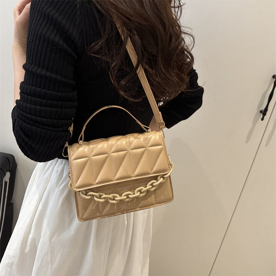 Damen elegante Umhängetasche mit strukturiertem Design und luxuriösem Kettenverschluss Nord Taschen
