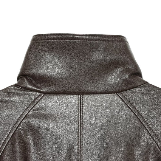 Damen Kurz geschnittene Lederoptik-Blousonjacke mit hohem Funnelkragen, Schulterriegeln und eingearbeiteten Pattentaschen Nord Taschen