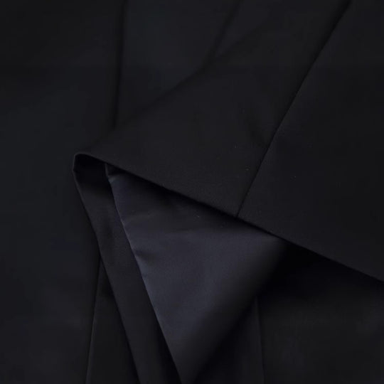 Damen Taillierte Mandarinkragen-Jacke mit dekorativen Kordelknöpfen Nord Taschen