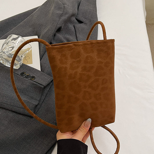 Damen Umhängetasche aus weichem Kunstleder mit modernem Leopardenmuster Nord Taschen