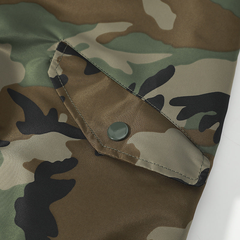 Herren militärisch inspirierte Bomberjacke mit Camouflage, Ärmeltasche und Rippbündchen Nord Taschen