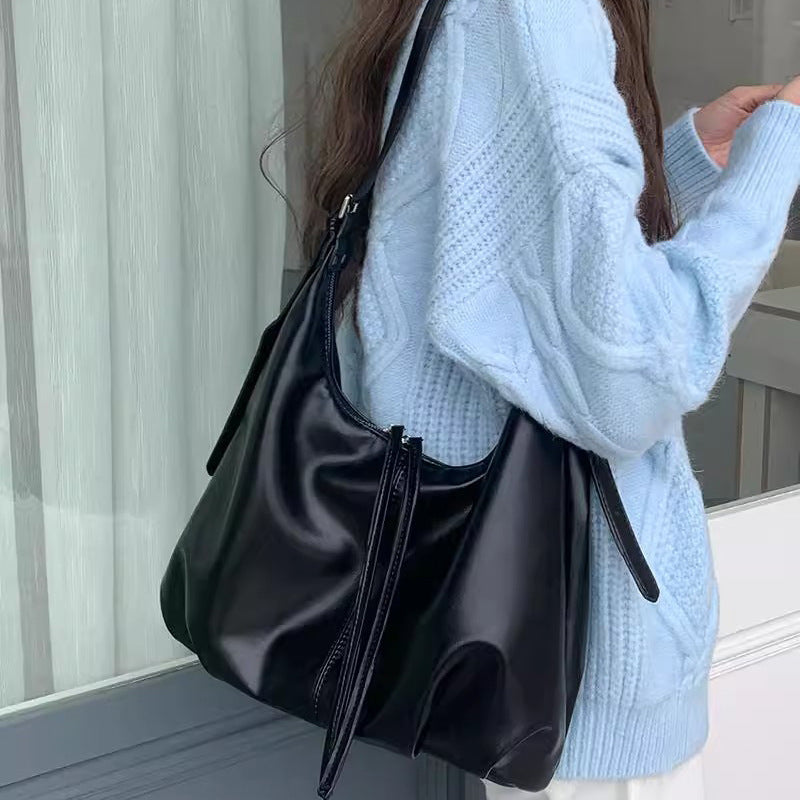 Damen Hobo-Tasche aus hochwertigem Kunstleder mit raffinierten Falten und elegantem Design Nord Taschen