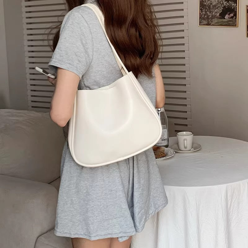 Damen Hobo-Tasche mit elegantem Innenfach und stilvollem, geschmeidigem Kunstleder Nord Taschen