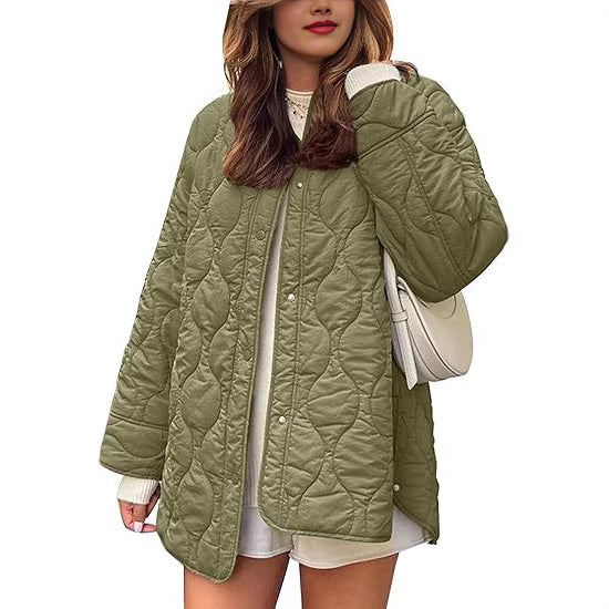 Damen Steppjacke im Oversize Design mit gewölbter Steppung und seitlichem Schlitz Nord Taschen