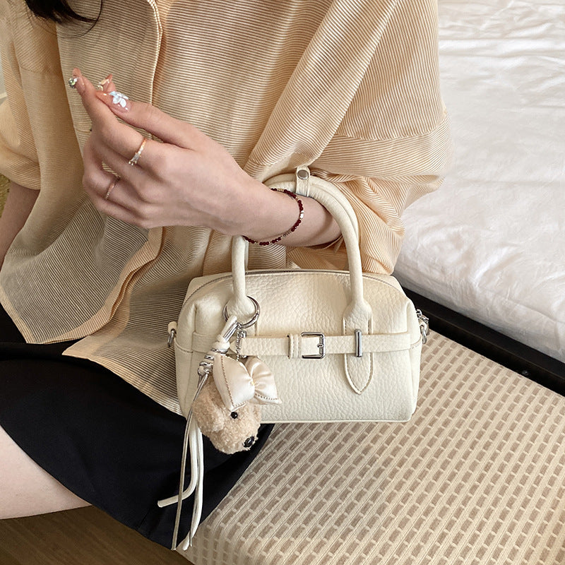 Damen Handtasche mit abnehmbarem Plüsch-Schlüsselanhänger Nord Taschen