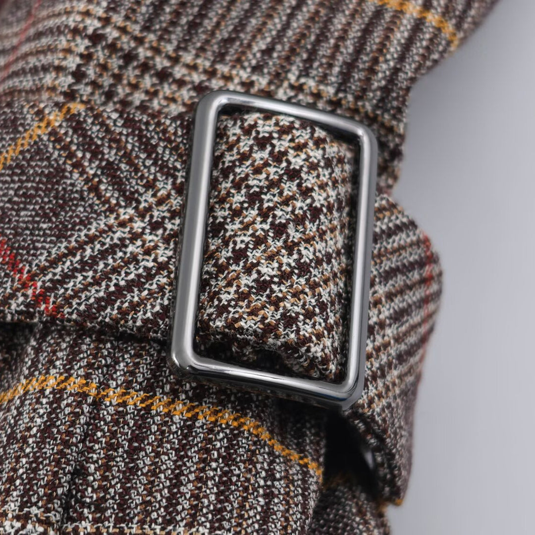 Damen Kurze Doppelreihige Taillierte Karo-Jacke mit Stehkragen und Taillenriegeln Nord Taschen
