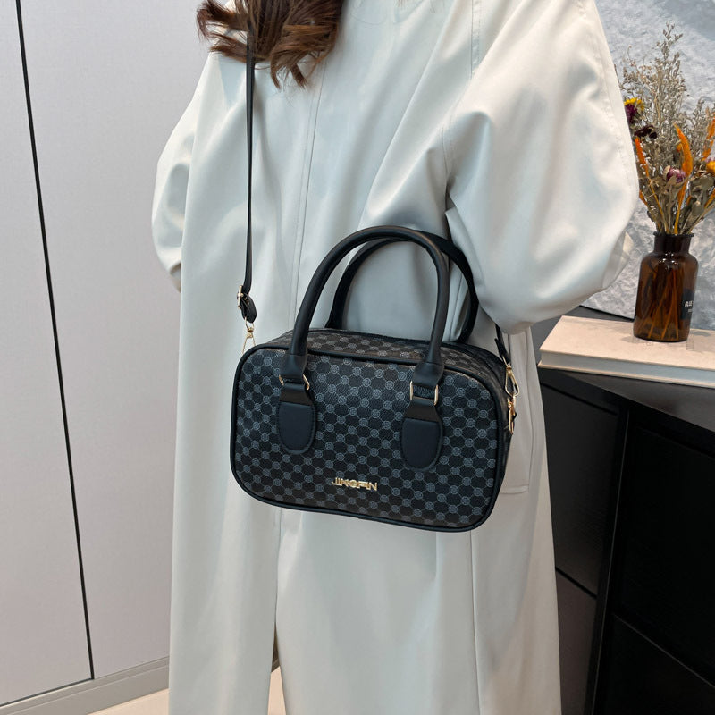Damen Handtasche mit elegantem geometrischen Muster Nord Taschen