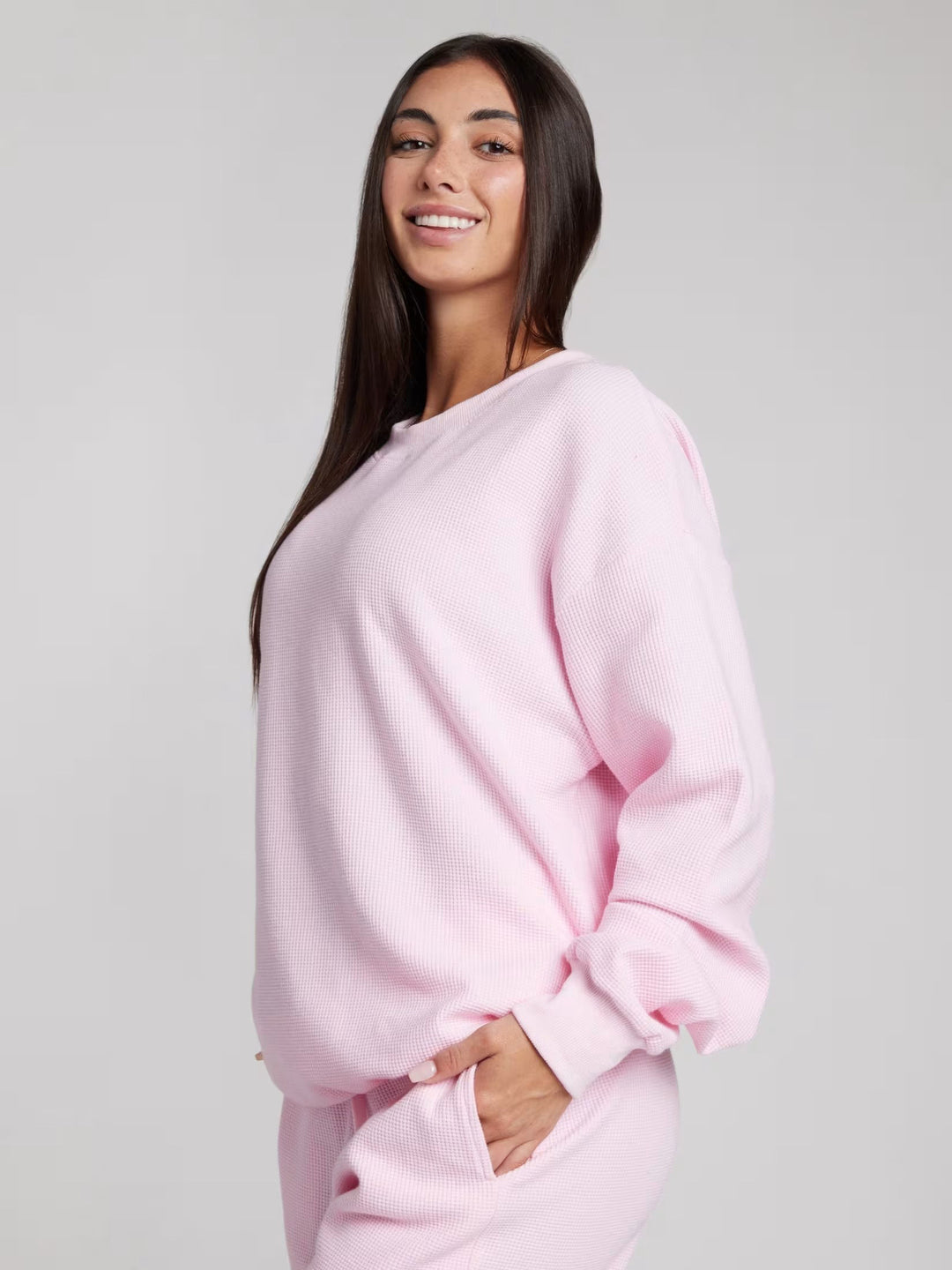 Damen geräumiges Waffelstrick-Loungewear-Set mit Rundhalsausschnitt und Tunnelzughose Nord Taschen