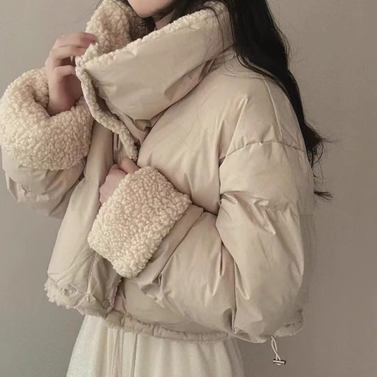 Damen nan kurze gesteppte Pufferjacke mit Teddykragen, krempelbaren Ärmeln und Tunnelzugsaum Nord Taschen