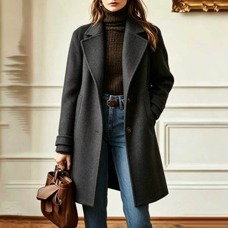 Damen Eleganter Wollmantel mit tailliertem Schnitt und Reverskragen Nord Taschen