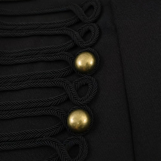 Damen militärinspirierte Cropped-Jacke mit Stehkragen und dekorativer Zierknopfpassé Nord Taschen