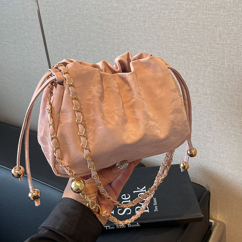Damen Beuteltasche mit elegantem Kettenriemen Nord Taschen