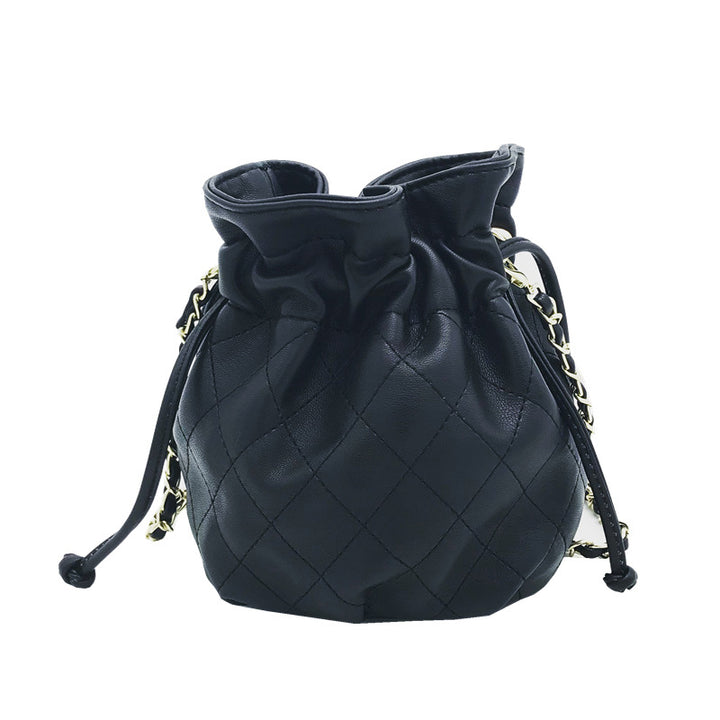 Damen Hobo-Tasche mit verstellbarem Kordelzug und eleganter Kettenapplikation Nord Taschen