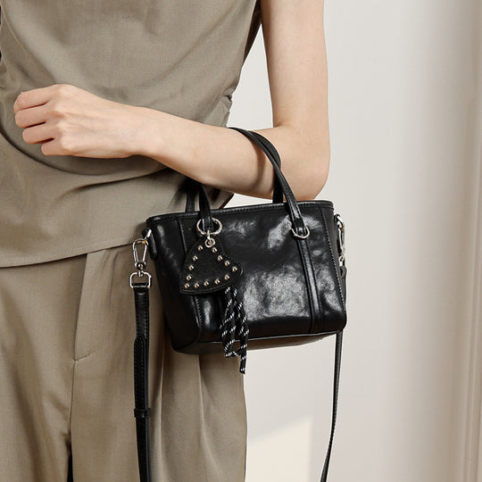 Damen modische Handtasche mit Herzanhänger und abnehmbarem Schulterriemen Nord Taschen