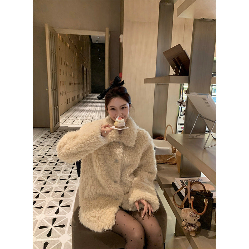 Damen Kurzfell‑Teddy‑Mantel mit großem Kragen und kastiger Oversize‑Silhouette Nord Taschen