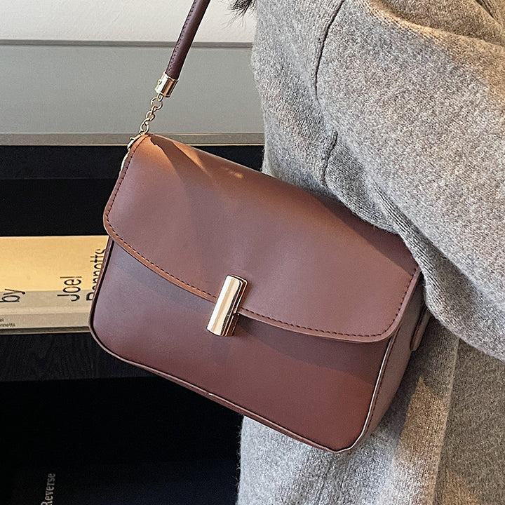 Damen Umhängetasche mit elegantem Klappenverschluss und hochwertiger Lederverarbeitung Nord Taschen