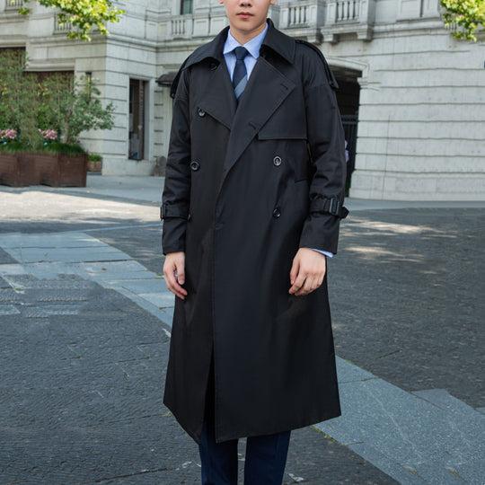 Herren langer zweireihiger Trenchcoat mit klassischem Revers, Gürtel und Schulterklappen Nord Taschen